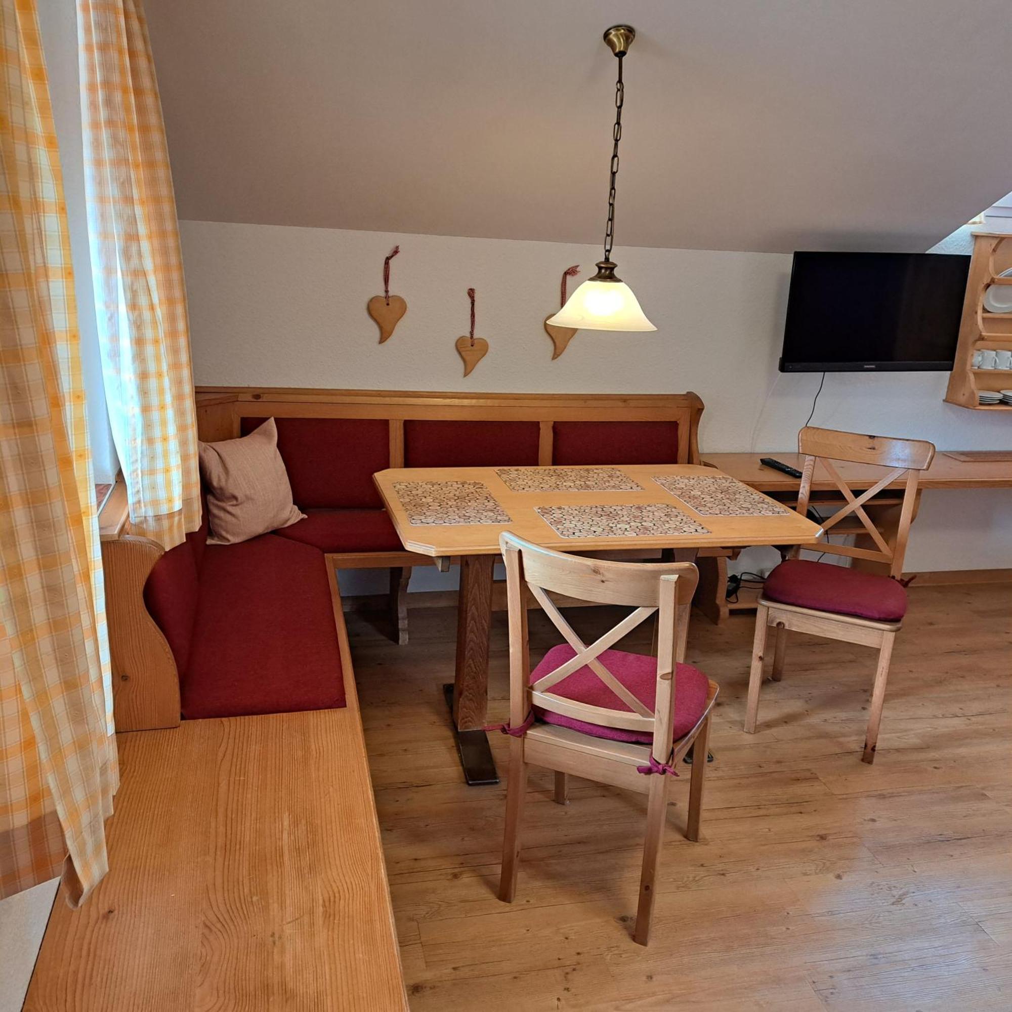 Faltenbach Ferienwohnungen in Oberstdorf Exterior foto