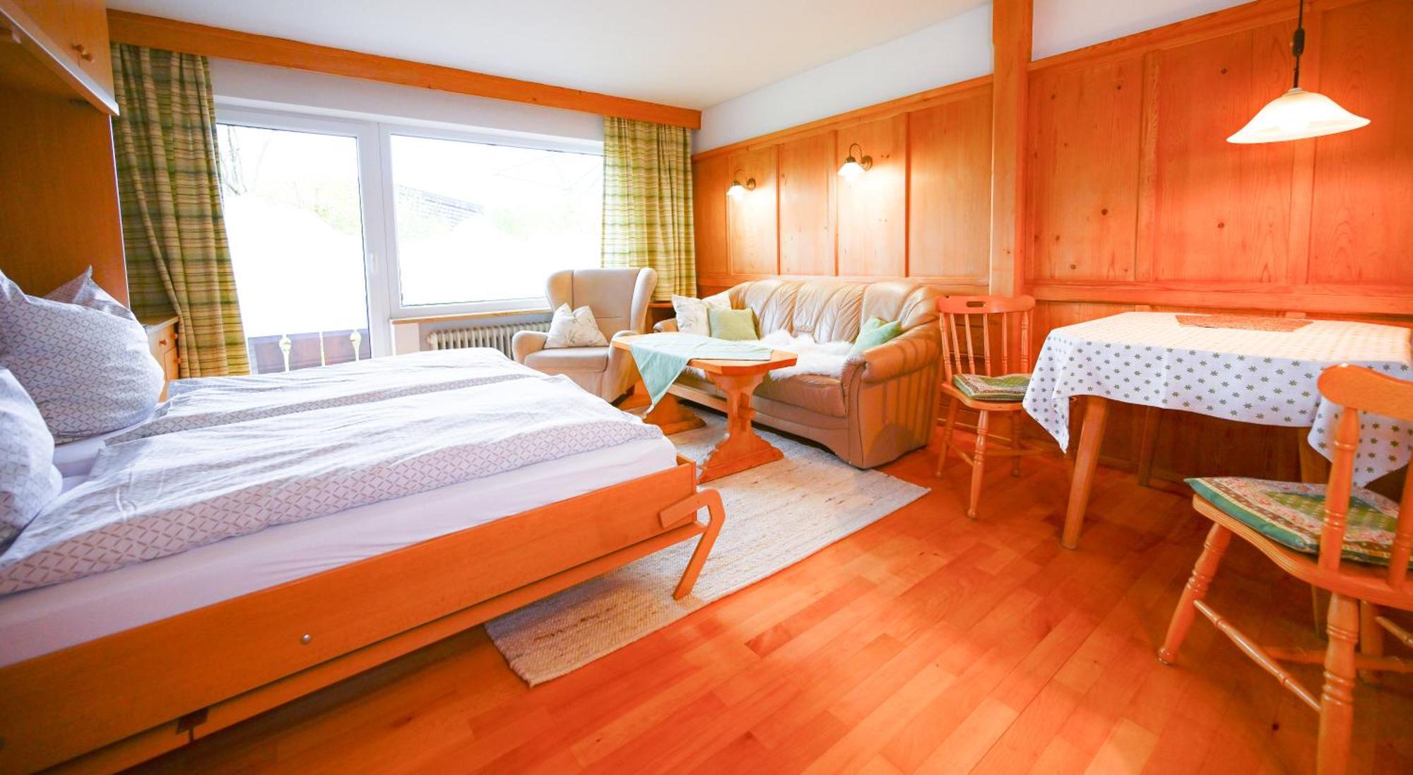 Faltenbach Ferienwohnungen in Oberstdorf Exterior foto